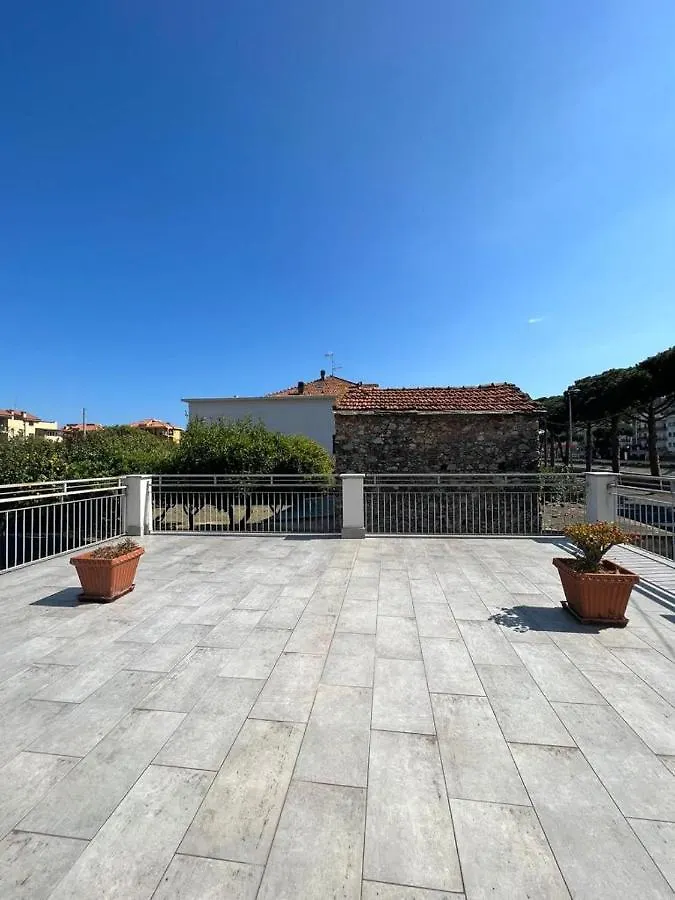 Vila Terrazza Del Mar Pietra Ligure 0*,